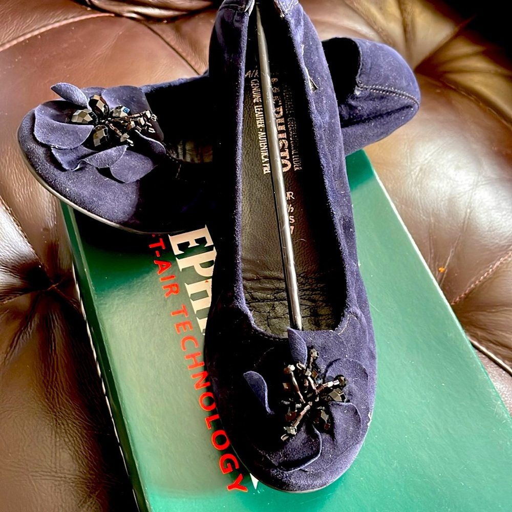 Mephisto Ladies Flat Shoes.